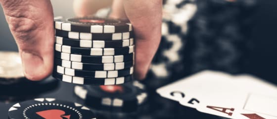 5 grootste verschillen tussen poker en blackjack